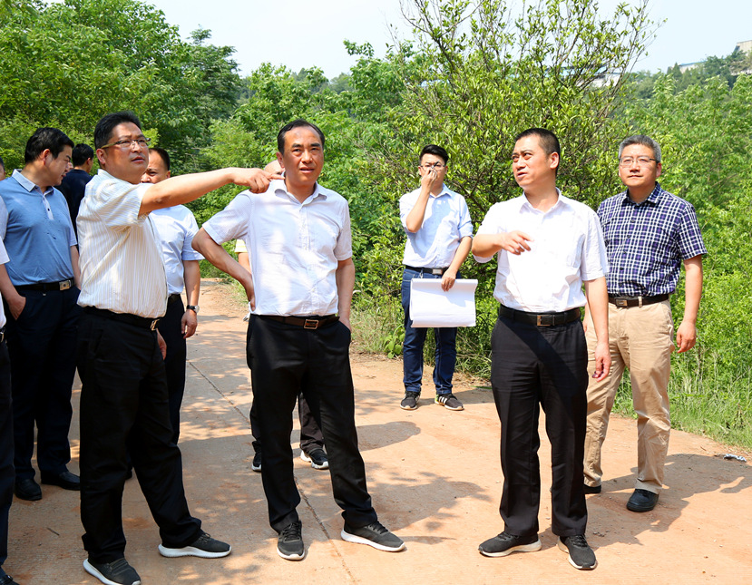 綜合整治環(huán)保項目 全力守護綠水青山 ——市委副書記、市長趙輝視察城市黑臭水體整治及污水垃圾處理設施項目